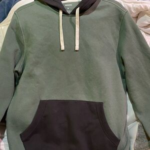 Mens size S Sonoma hoodie. Gently worn. Appears brand new. No stains or fraying.